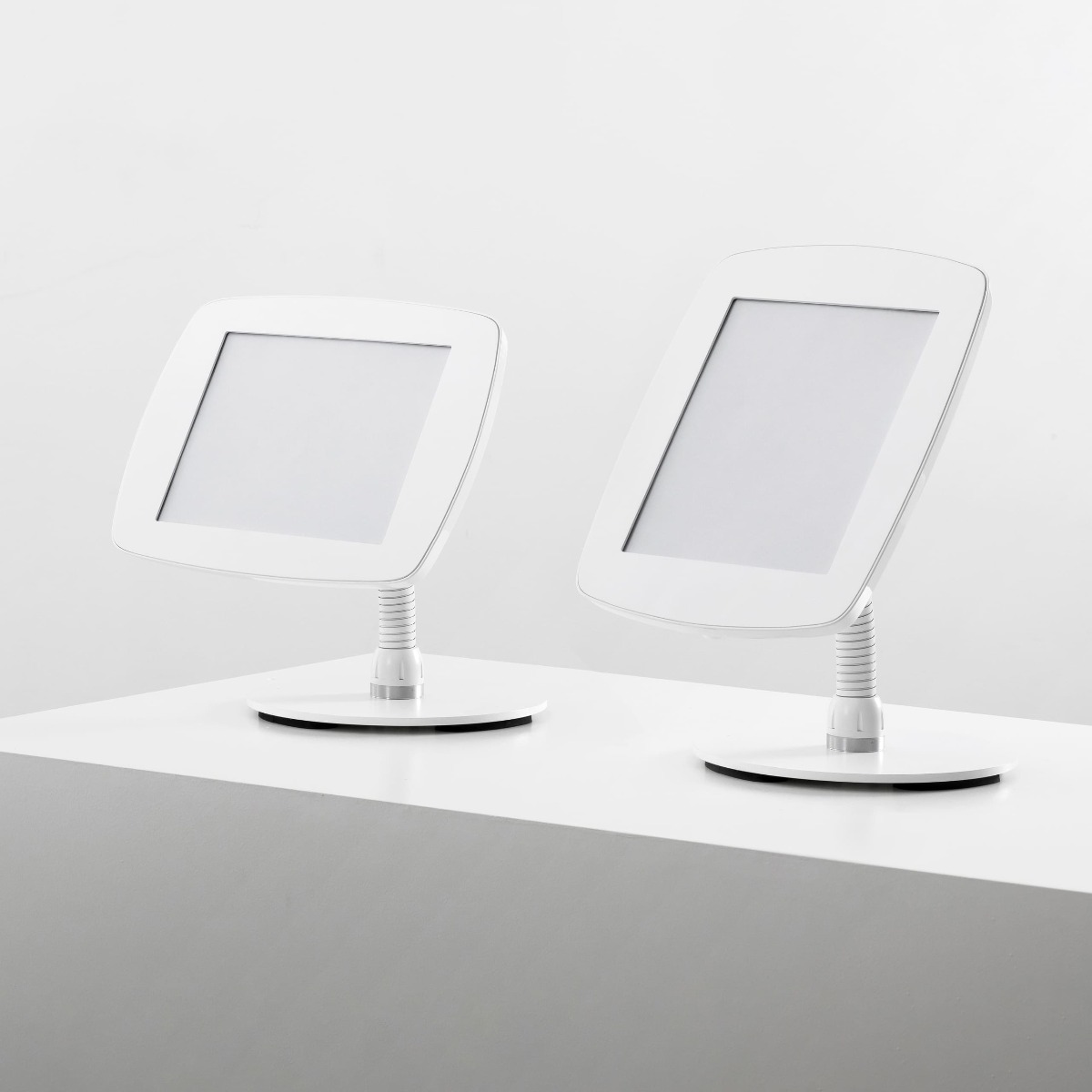 Bouncepad Counter Flex Tablet Kiosk mit stabilem Fuß und Schwanenhals