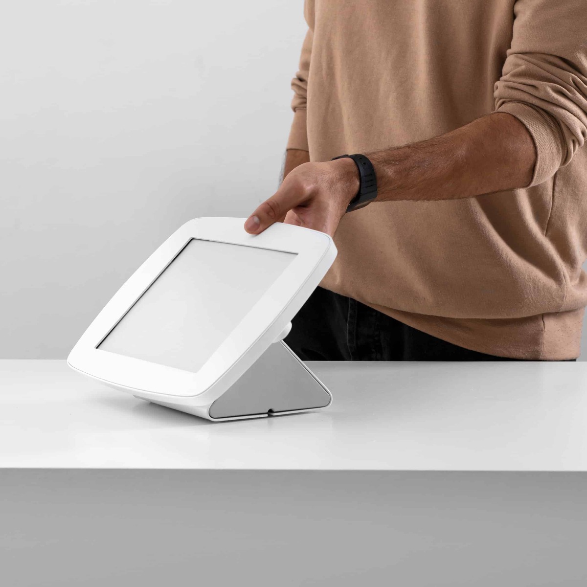 Bouncepad Flip kippbares Tablet / iPad kiosk